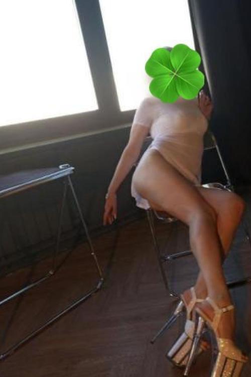 Проститутка Алина, в Питере у метро Парнас