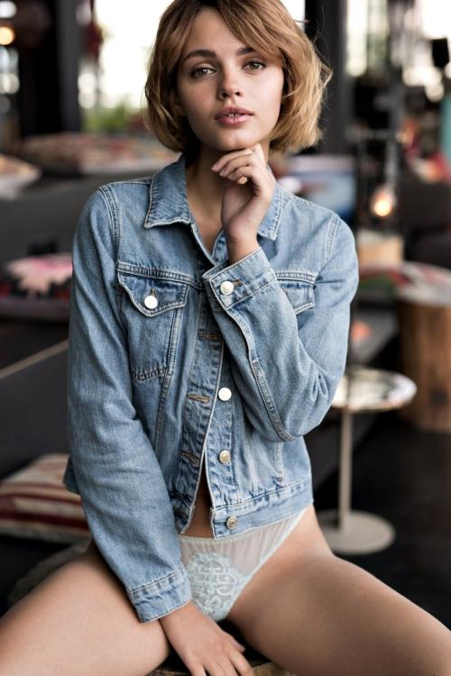 Проститутка Ксюша, Питера у метро Маяковская Проститутка Ксюша, Питера у метро Маяковская