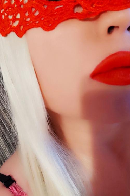 Проститутка Наташка, в Питере у метро Купчино