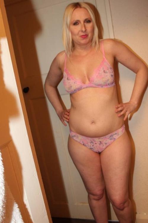 Проститутка Юта, СПб у метро Невский проспект