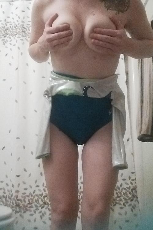 Проститутка Галя, в Питере у метро Московская