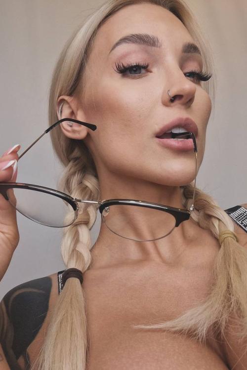 Проститутка Кристина, СПб у метро Комендантский проспект Проститутка Кристина, СПб у метро Комендантский проспект