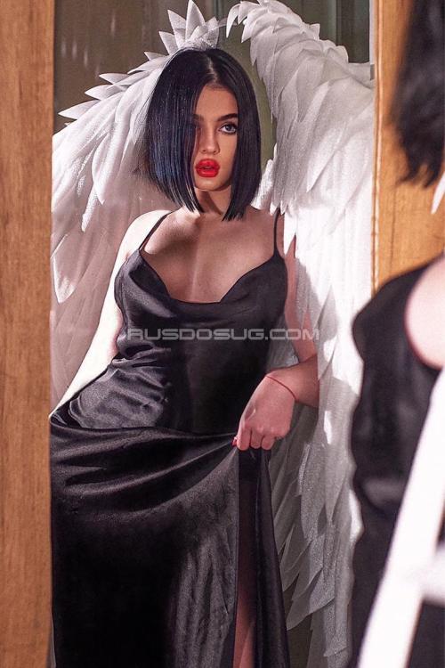 Проститутка Милана, СПб у метро Звёздная