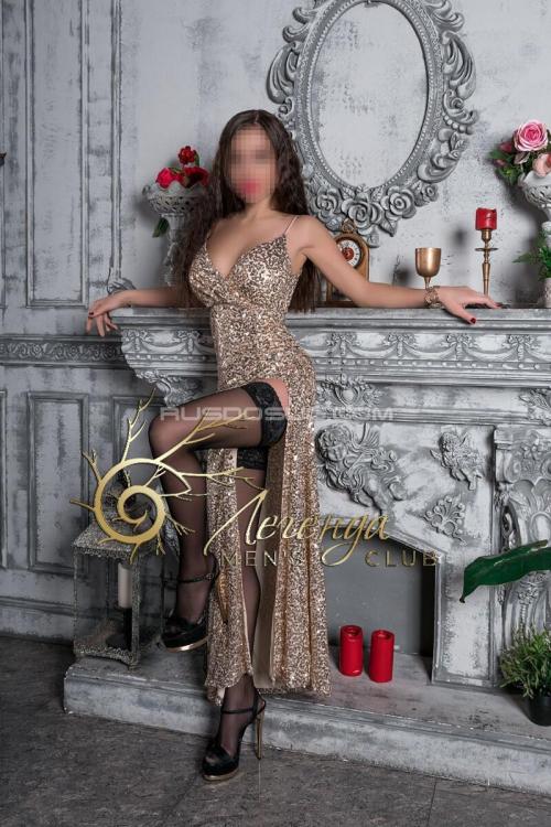 Проститутка Яночка, в Питере у метро Маяковская