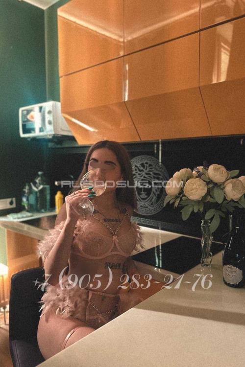 Проститутка Алиса, в Питере у метро Московская