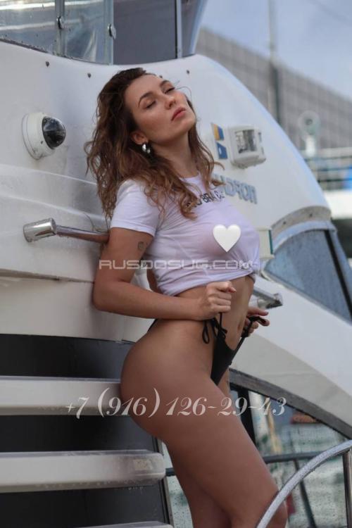 Проститутка Валерия Вратаски, в Питере у метро Выборгская