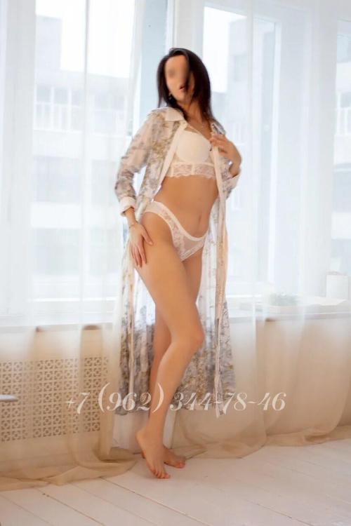 Проститутка Алина Инди, Питера у метро метро Парнас