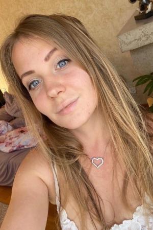 Яркая шатенка с голубыми глазами как небо! | Бесплатные объявления Питера